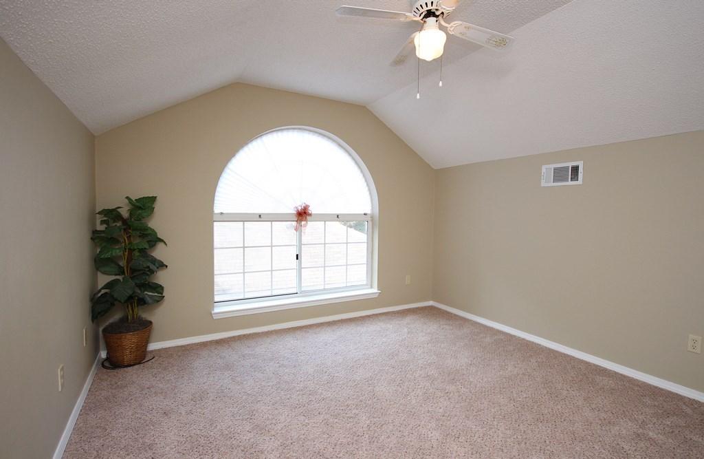 PARKWOOD SQUARE PH 2 - Residential