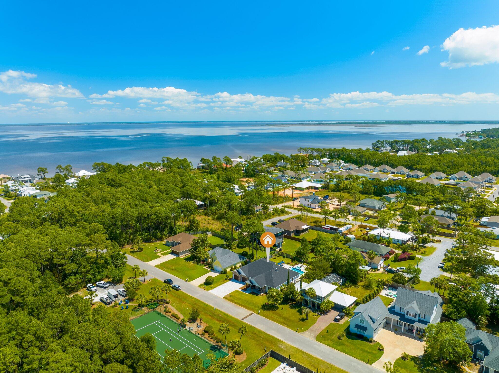 PELICAN BAY - Residential