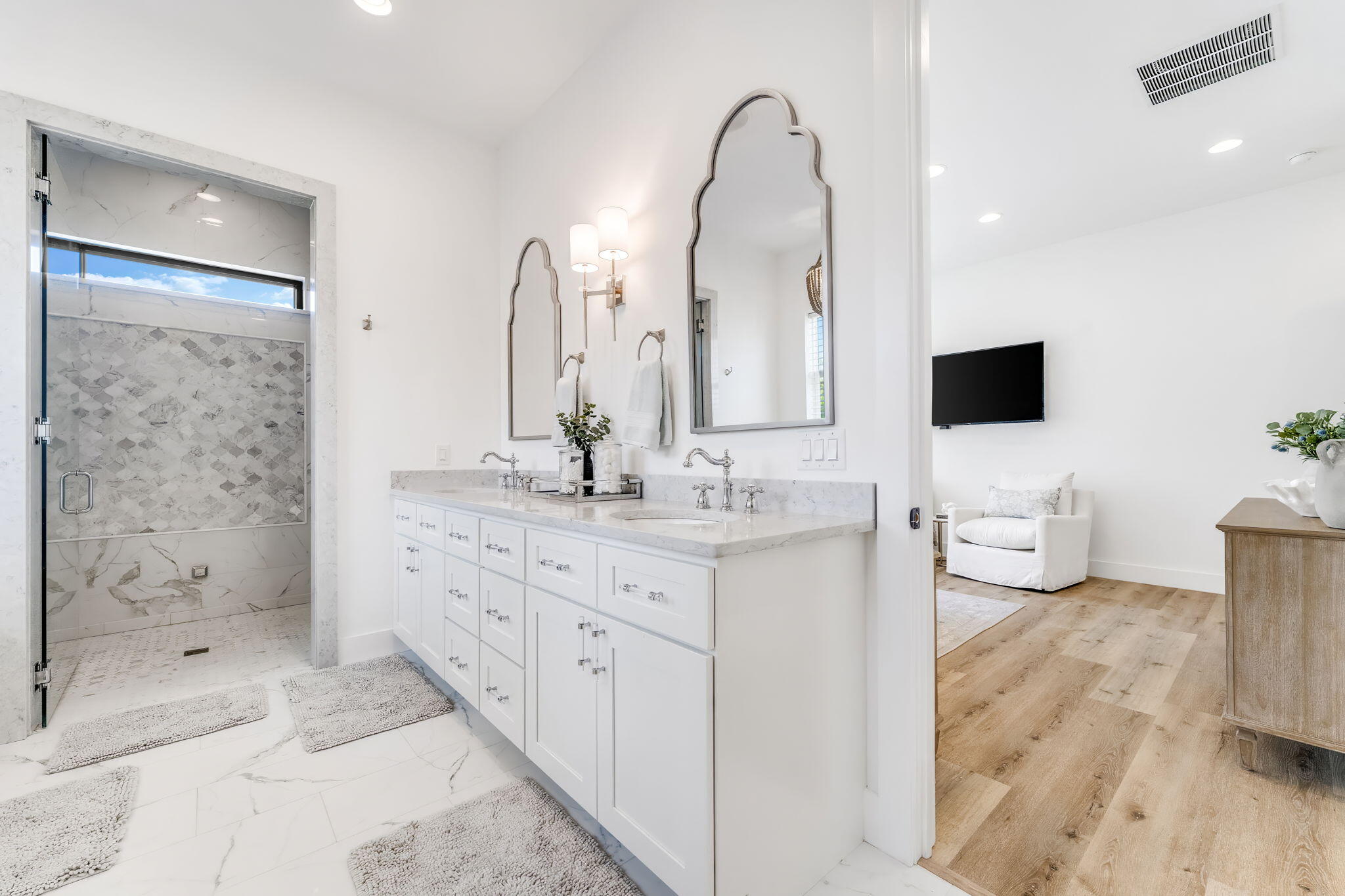 PELICAN BAY - Residential