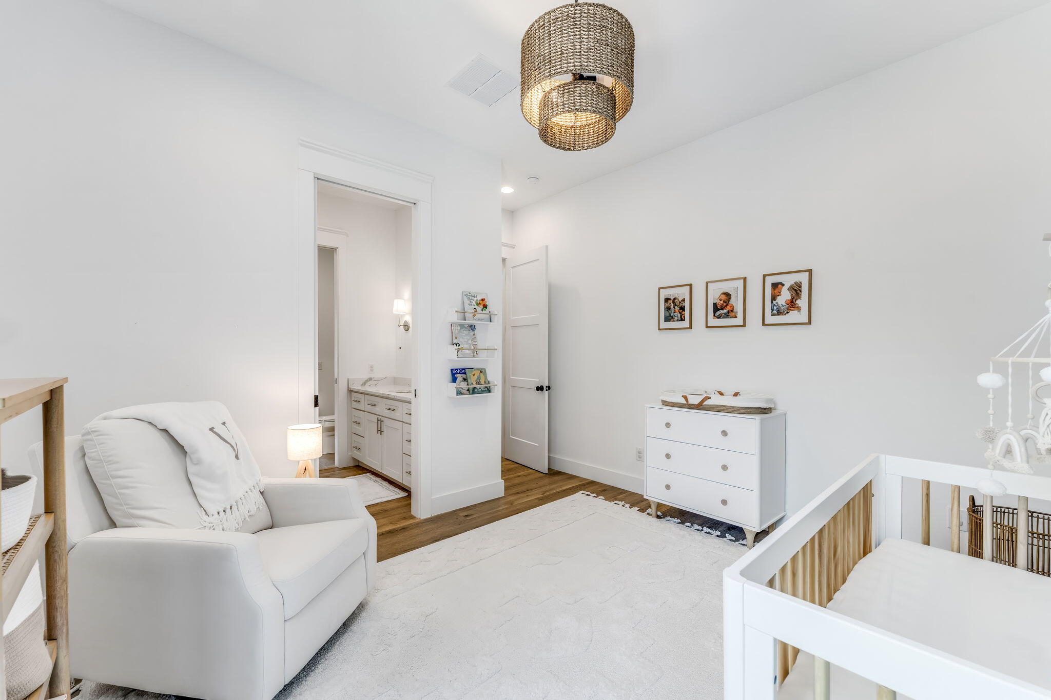 PELICAN BAY - Residential