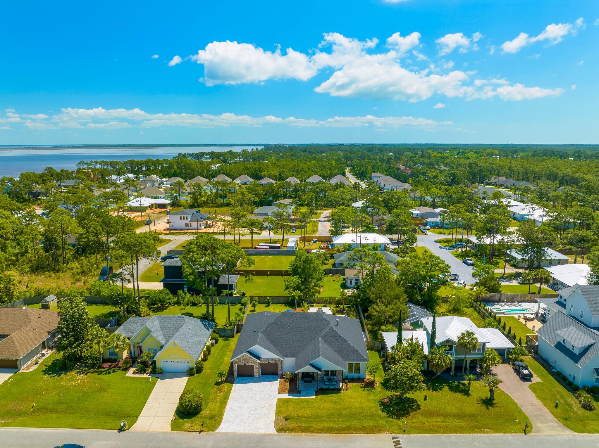 PELICAN BAY - Residential