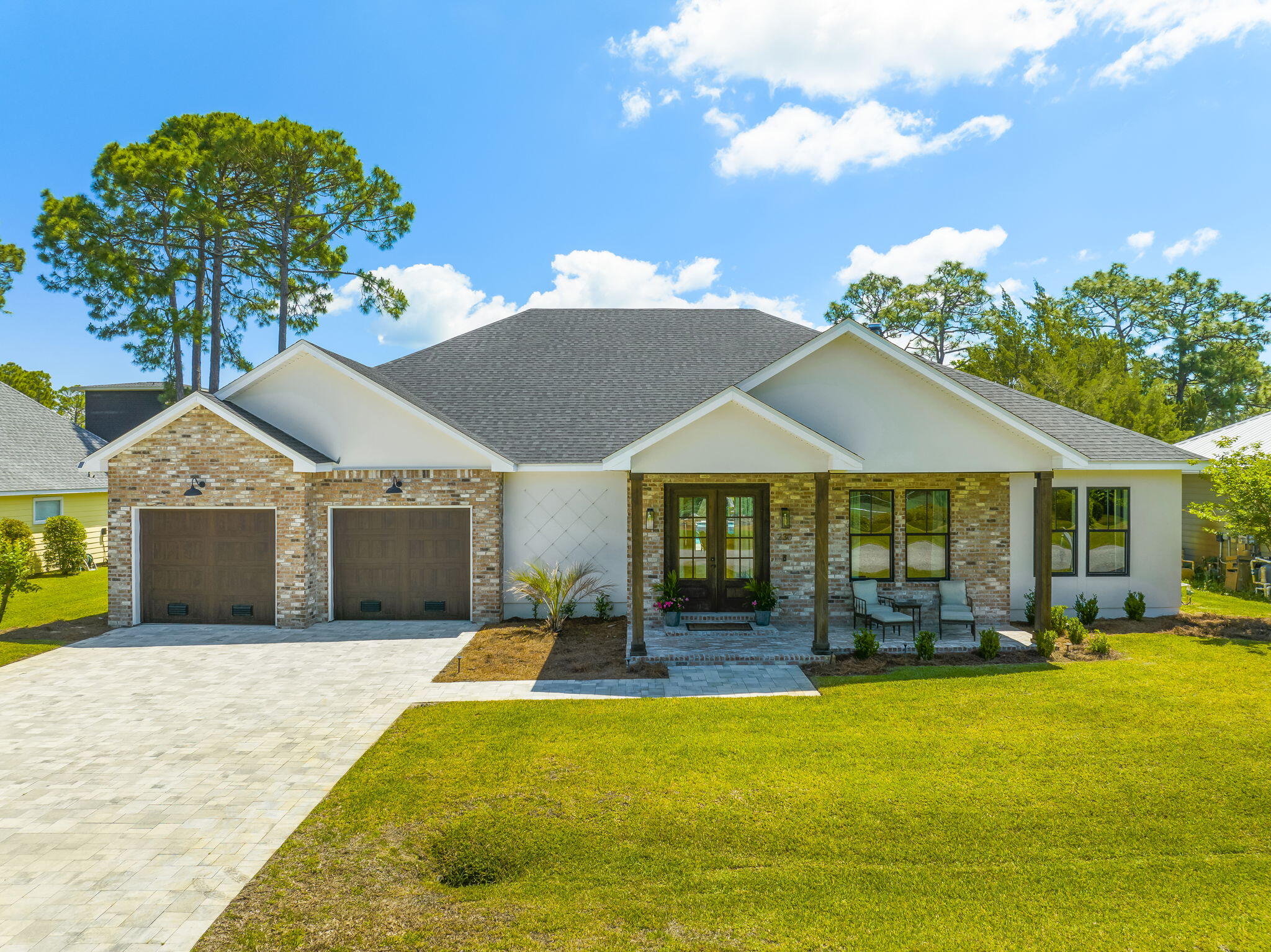 PELICAN BAY - Residential