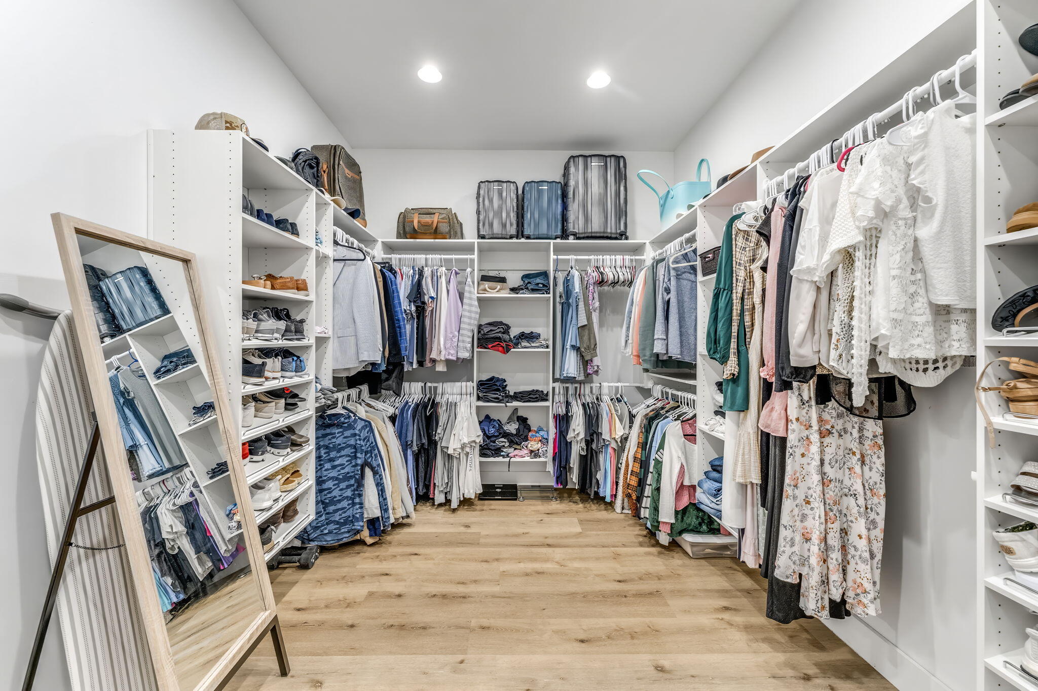 PELICAN BAY - Residential