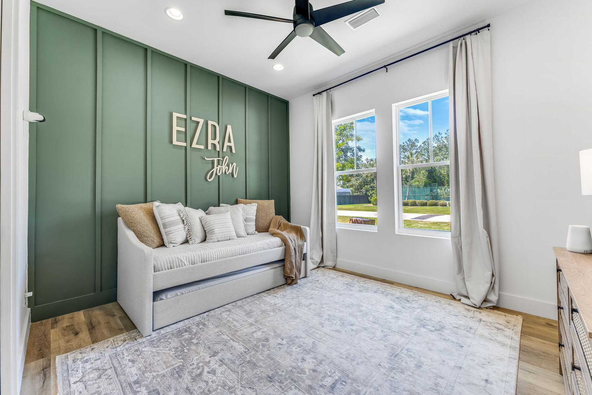 PELICAN BAY - Residential