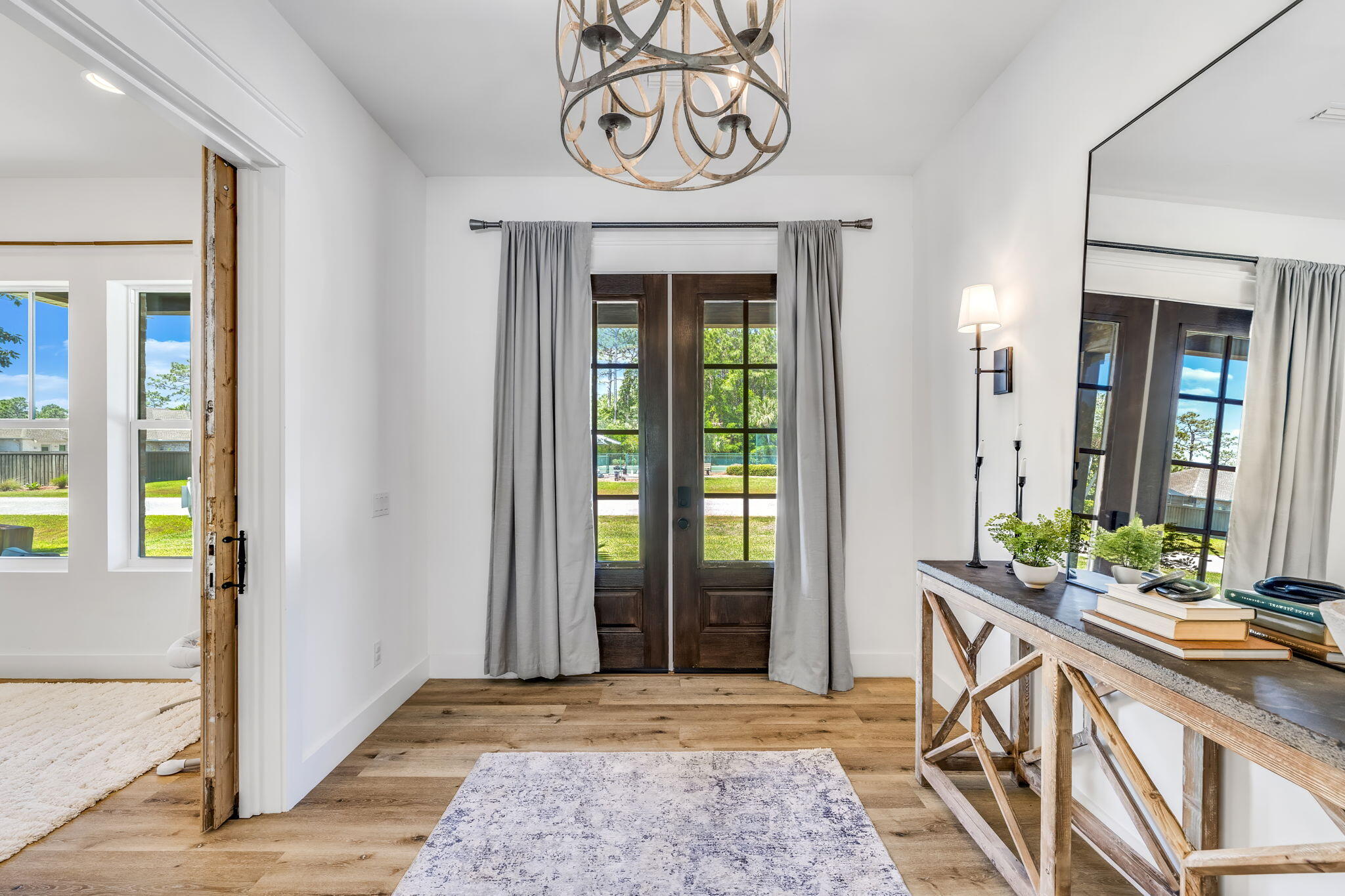 PELICAN BAY - Residential