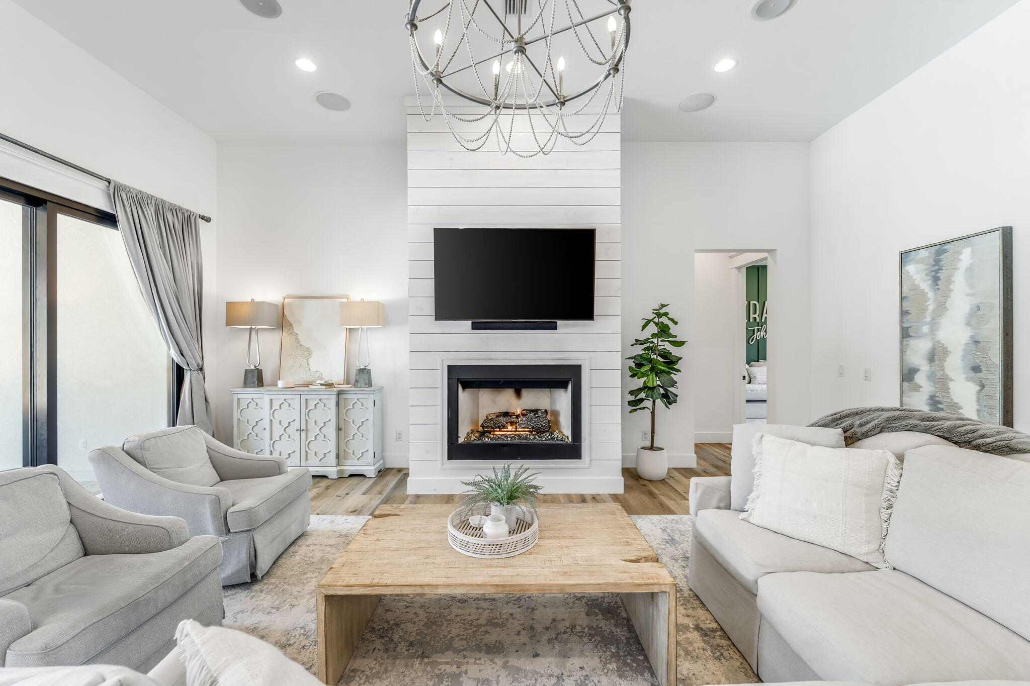 PELICAN BAY - Residential