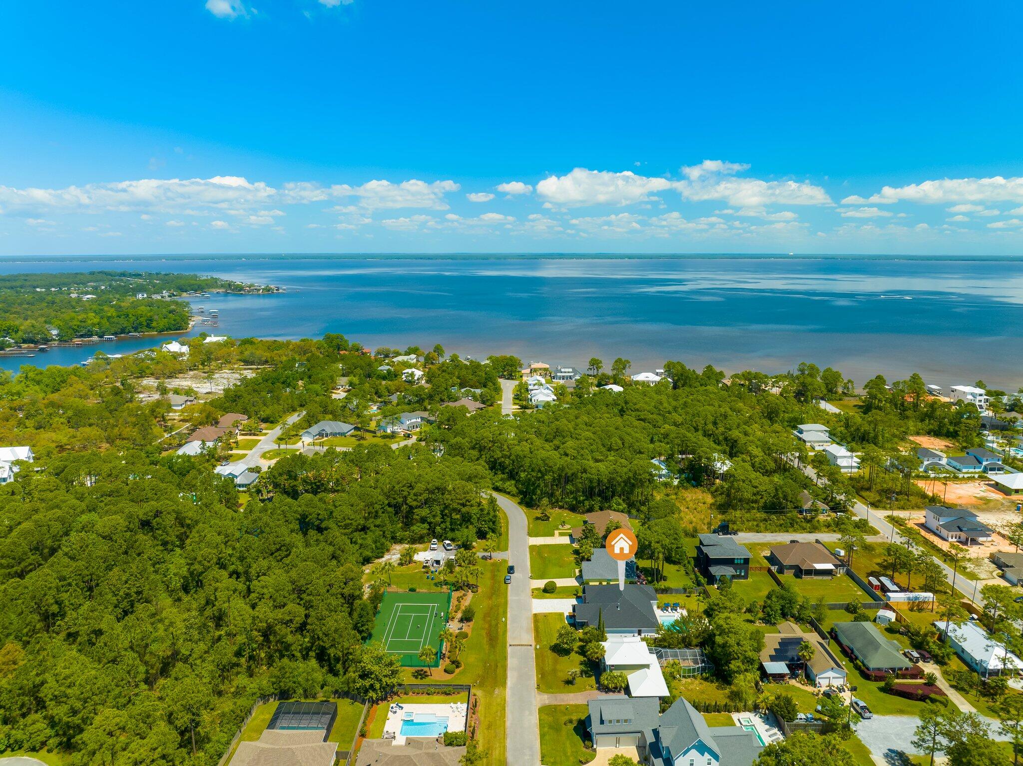 PELICAN BAY - Residential