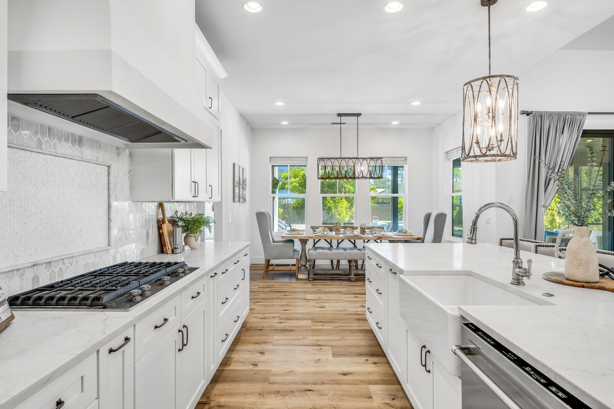 PELICAN BAY - Residential