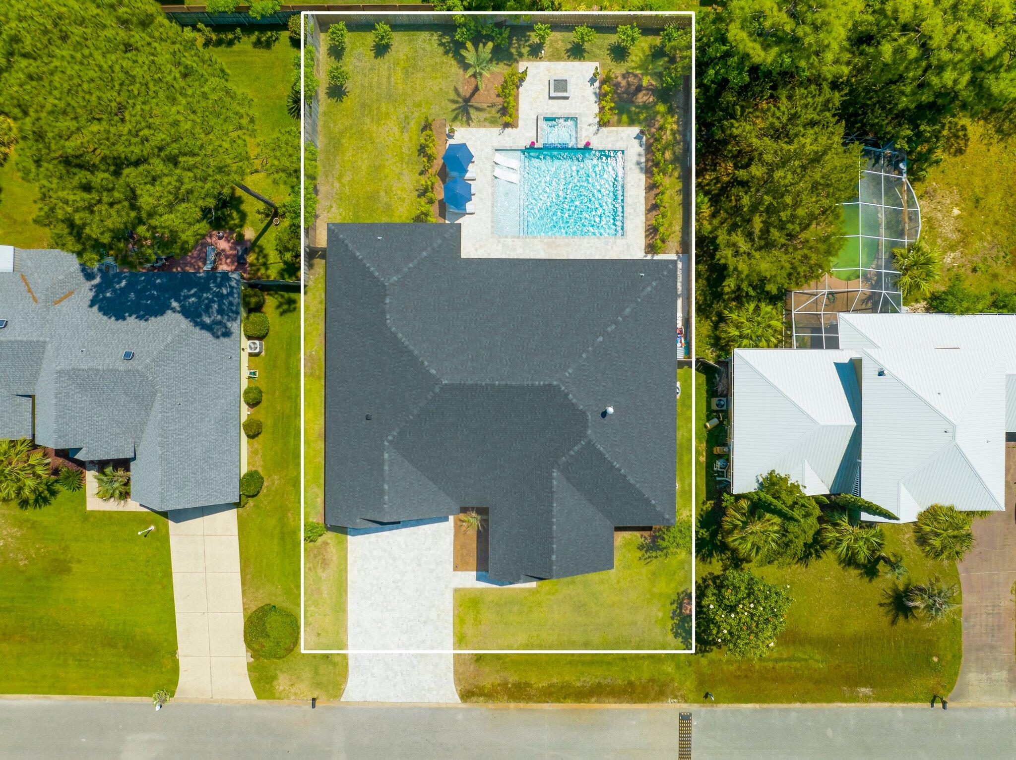 PELICAN BAY - Residential