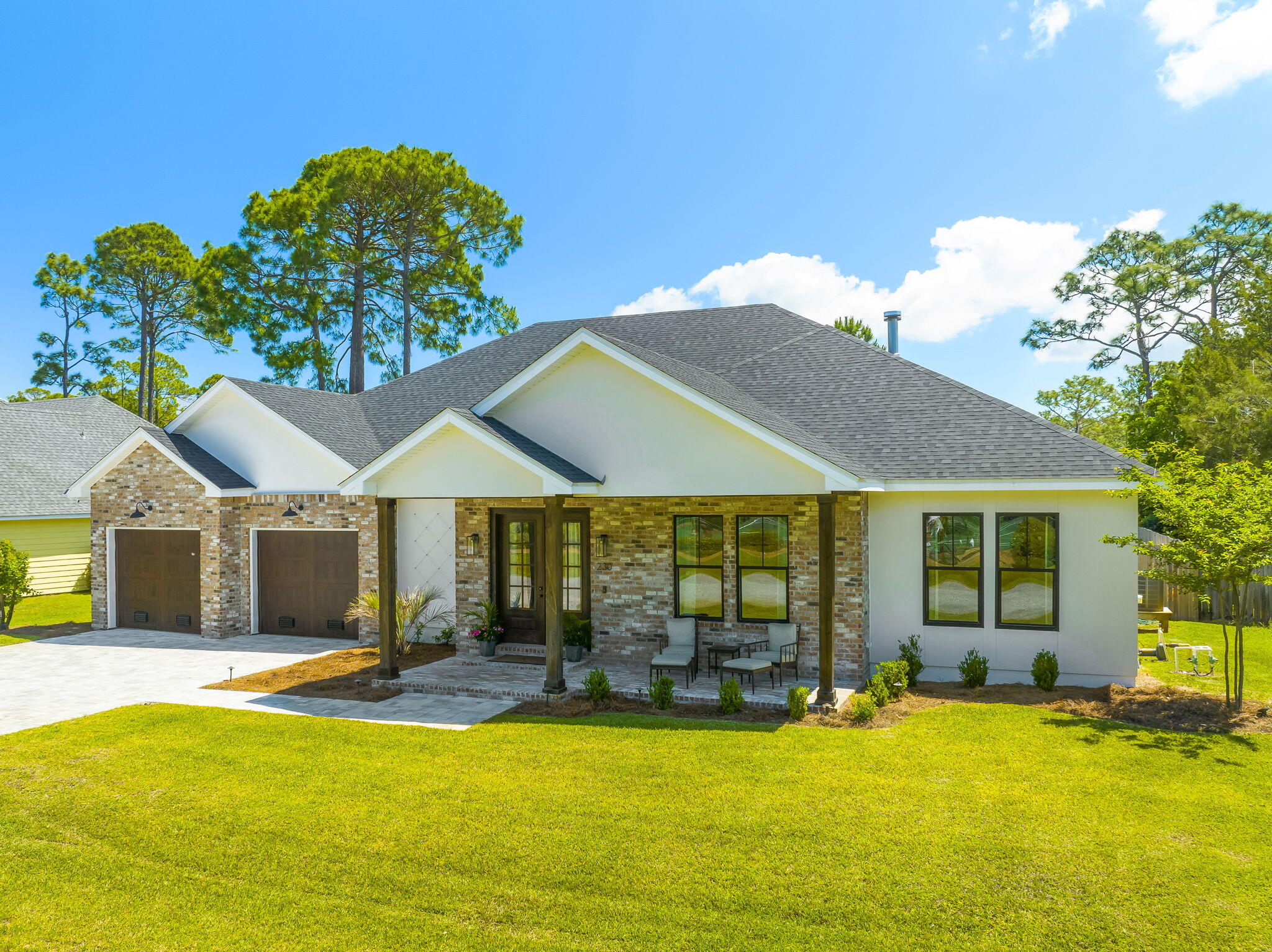 PELICAN BAY - Residential