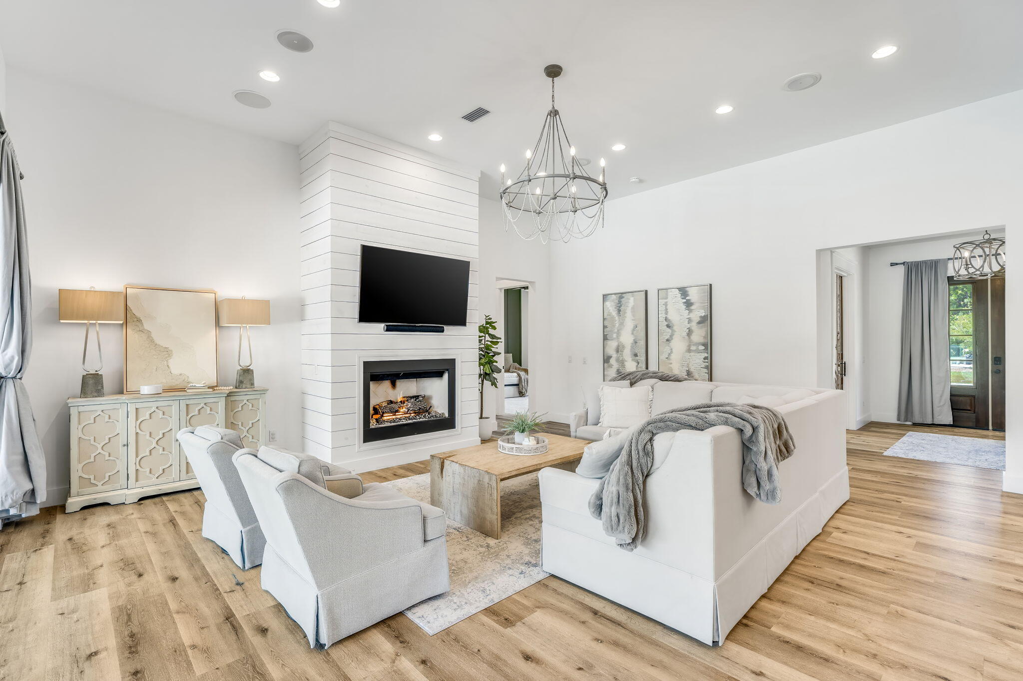 PELICAN BAY - Residential