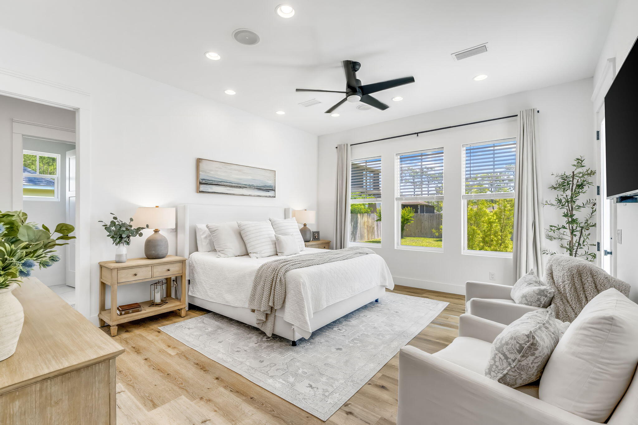 PELICAN BAY - Residential