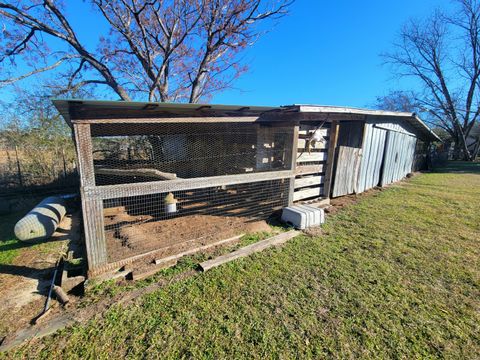 A home in DeFuniak Springs