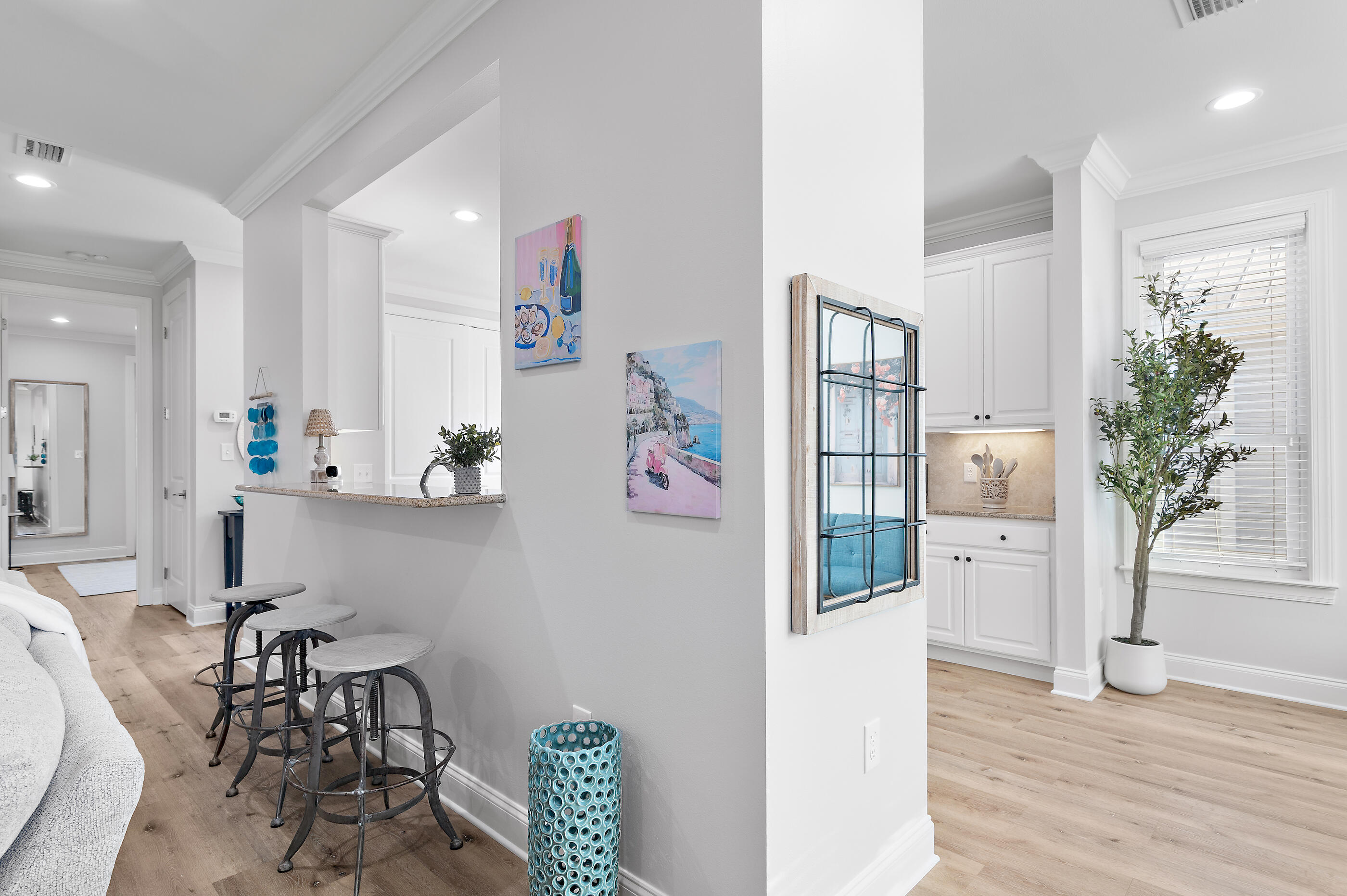 CRYSTAL LAKE - Residential