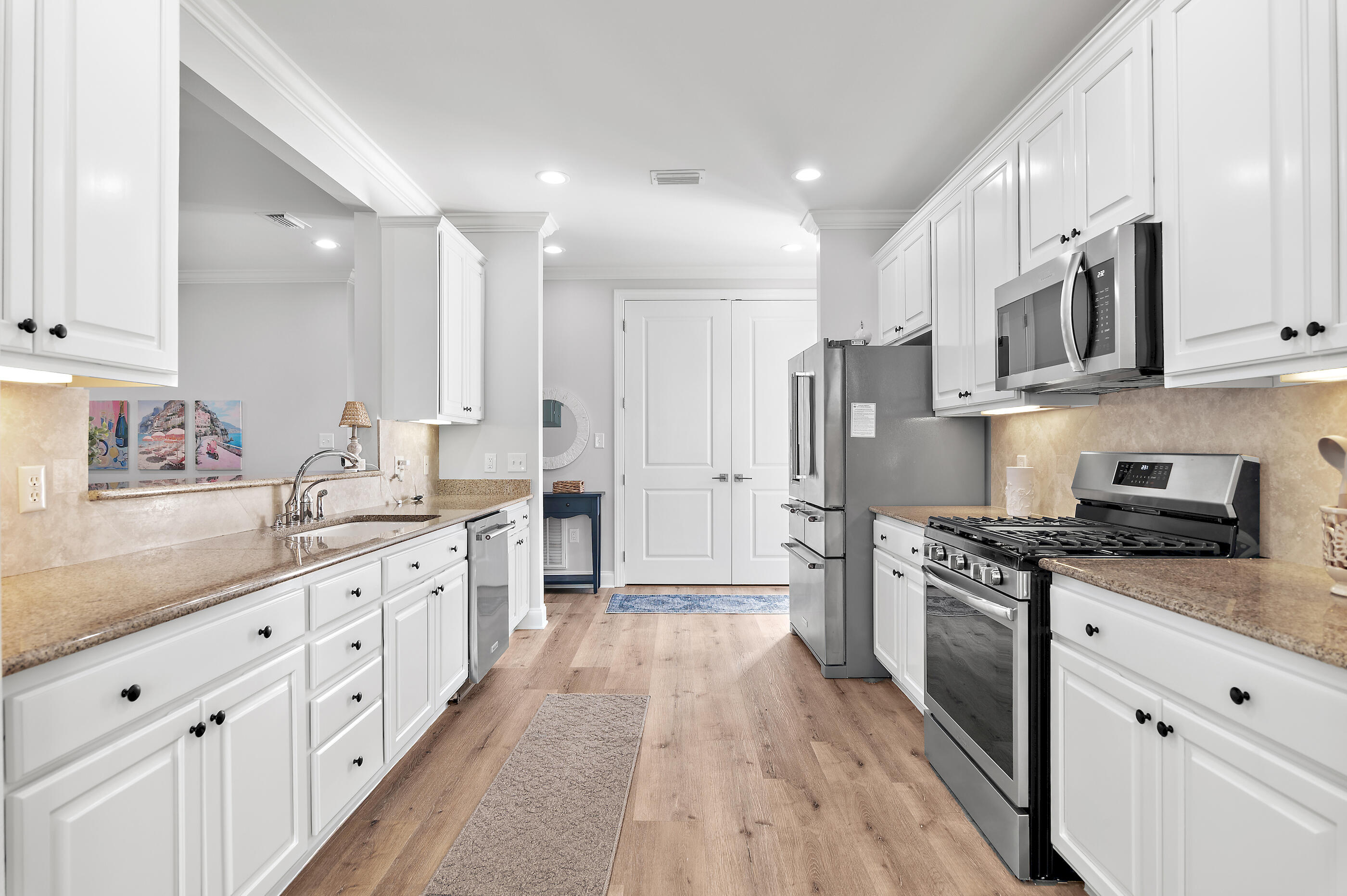 CRYSTAL LAKE - Residential