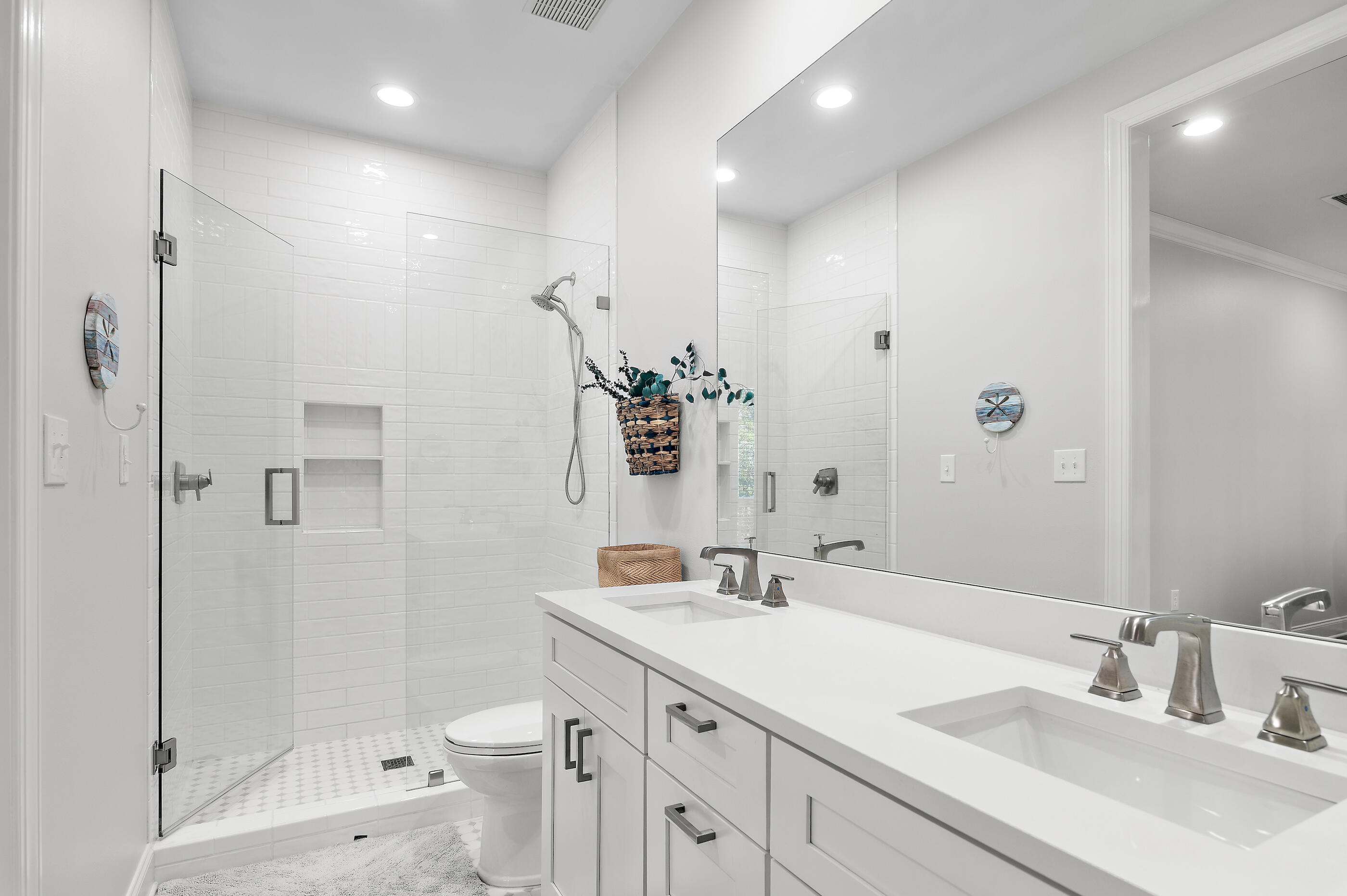 CRYSTAL LAKE - Residential