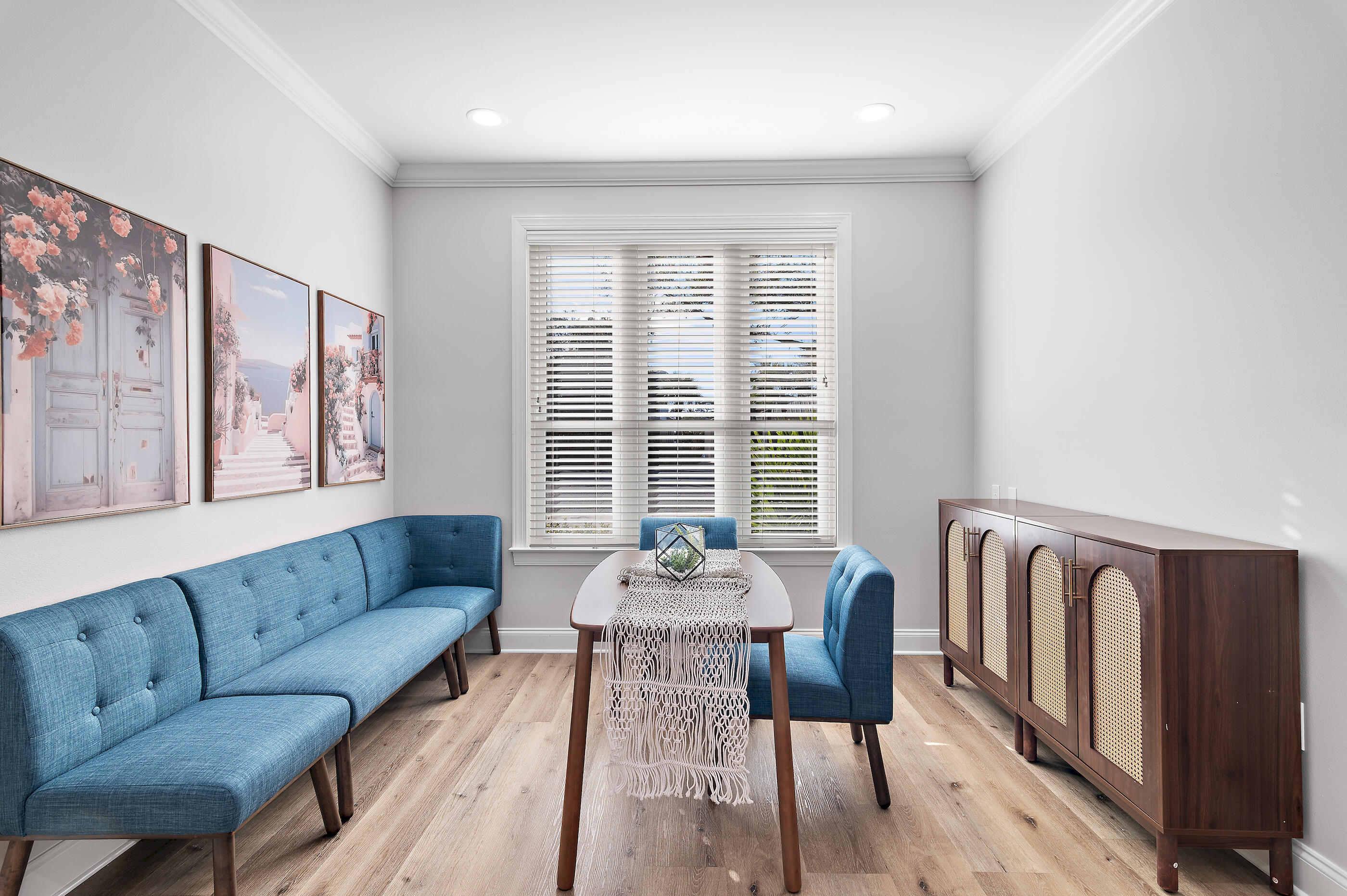 CRYSTAL LAKE - Residential