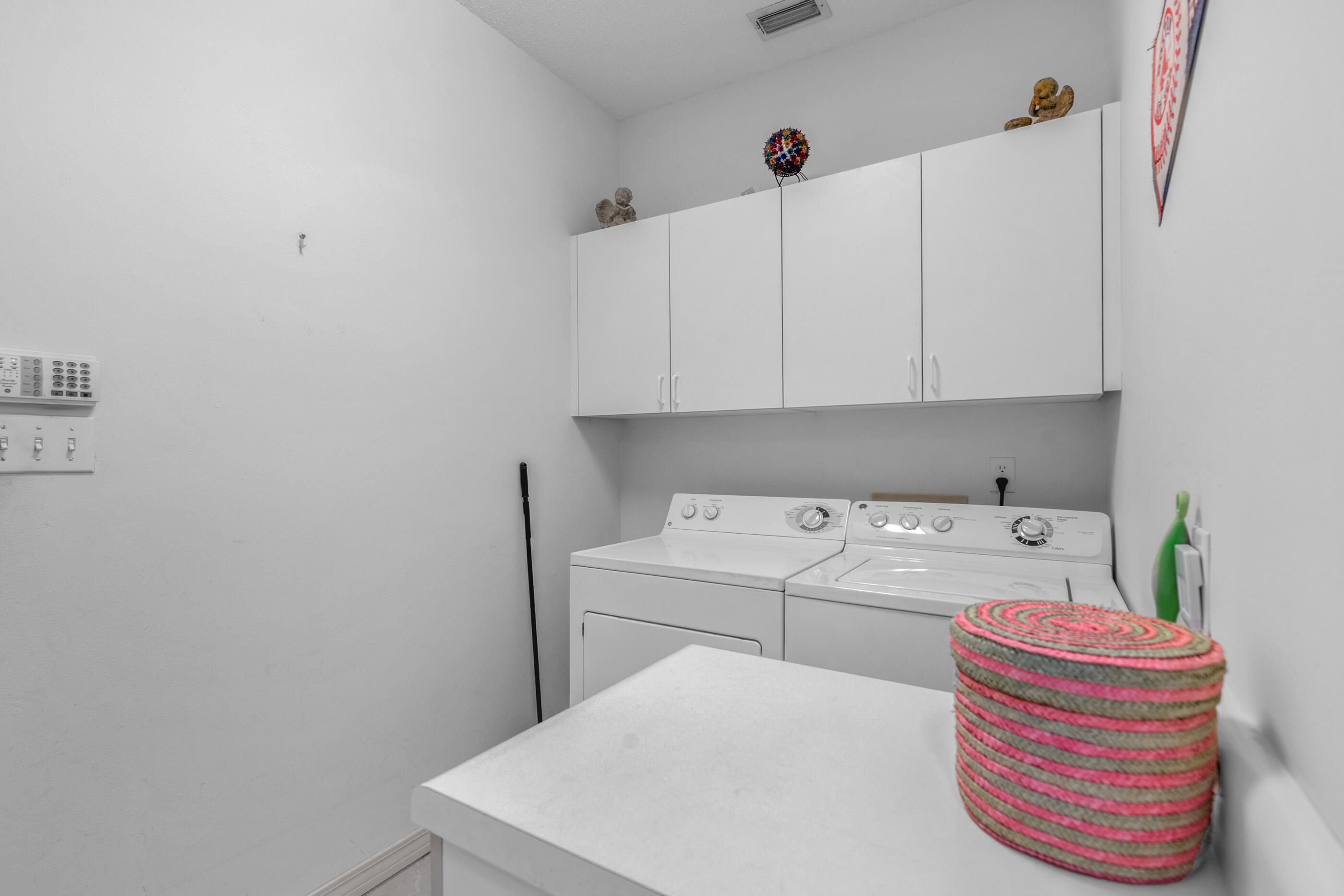 RIVIERA BEACH - Residential