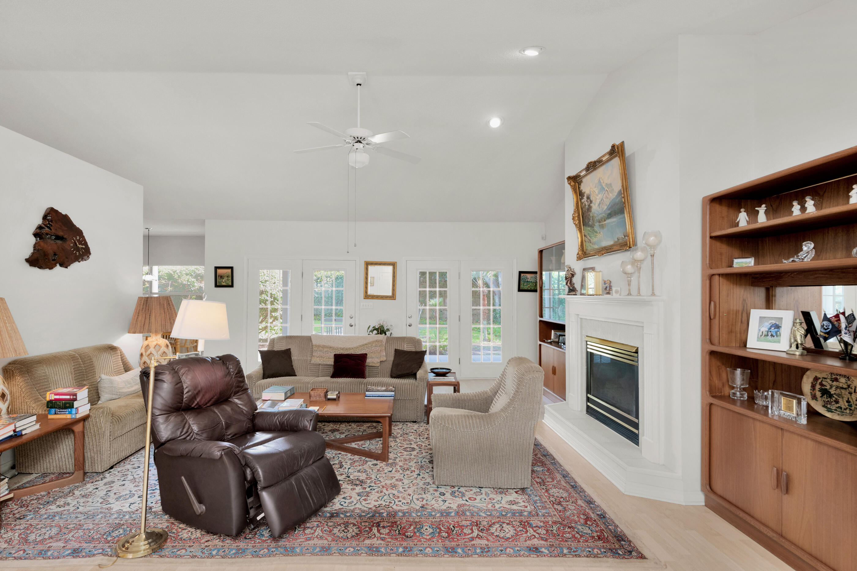 RIVIERA BEACH - Residential