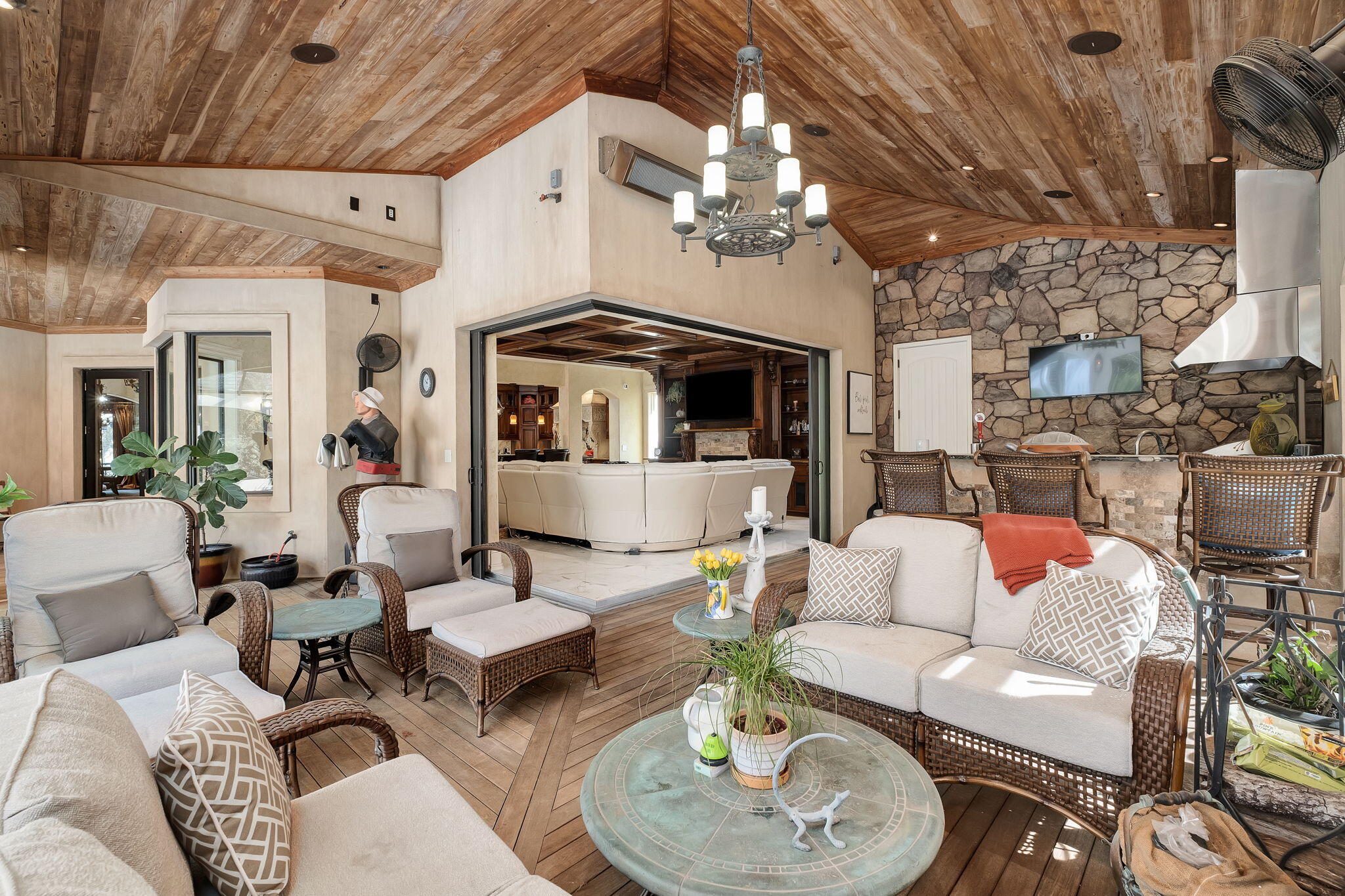 437 Admiral Court