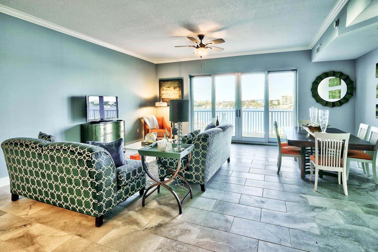 HARBOR LIGHTS - Residential