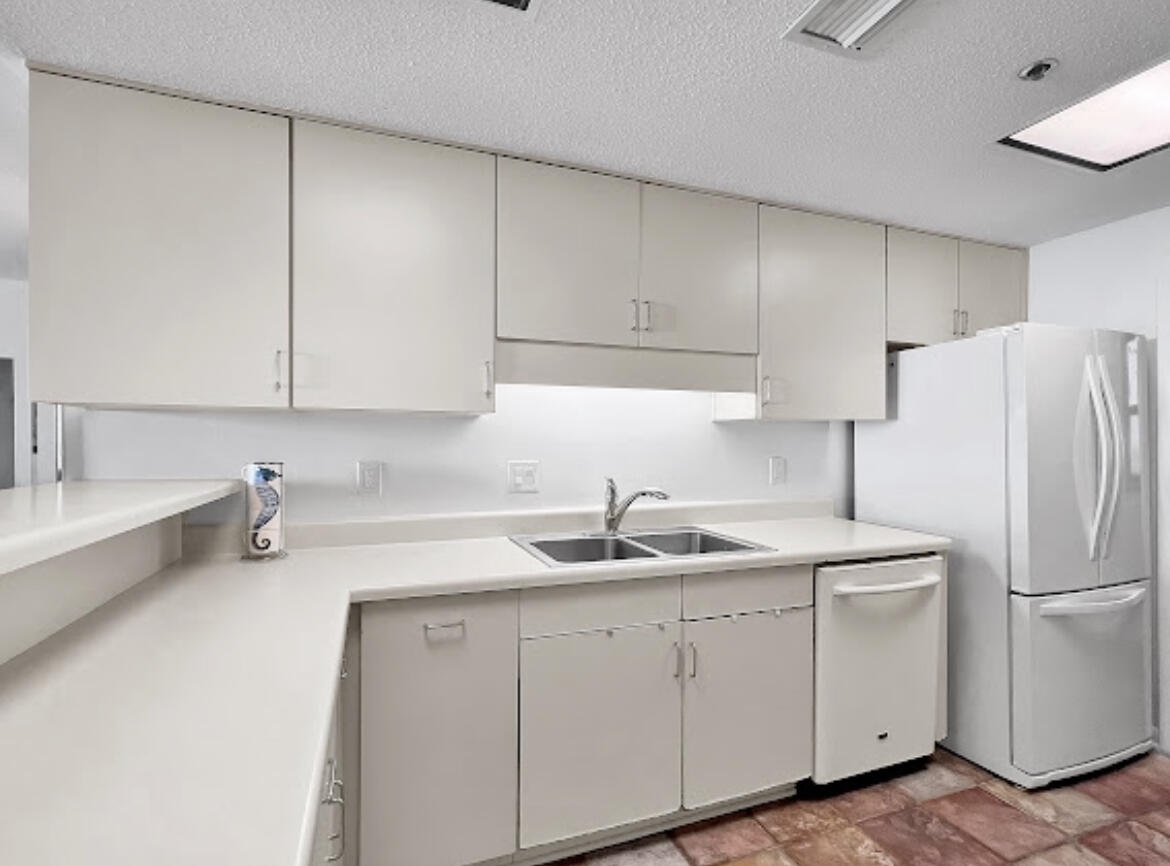 NAVARRE TOWERS CONDO - Residential