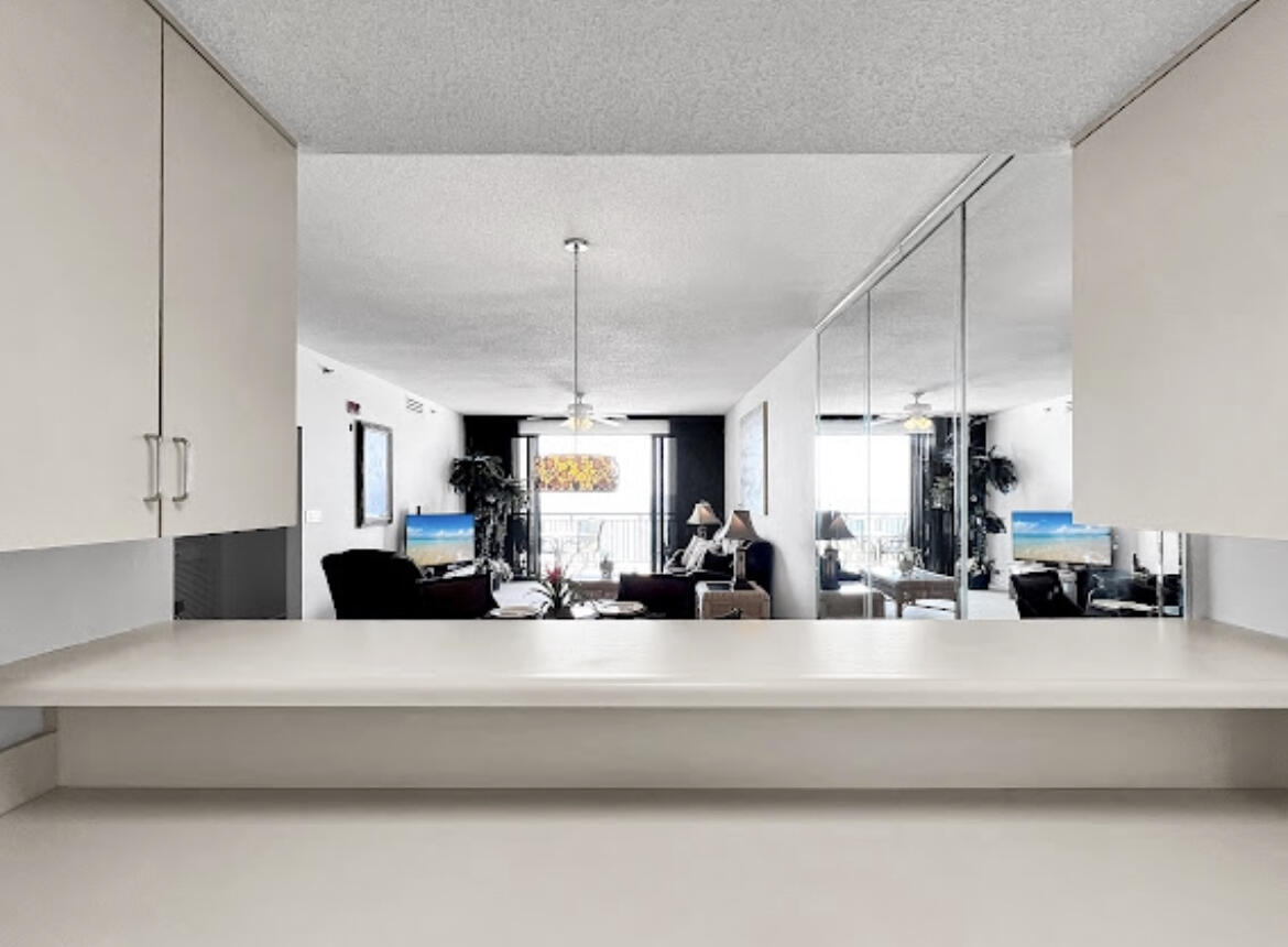 NAVARRE TOWERS CONDO - Residential