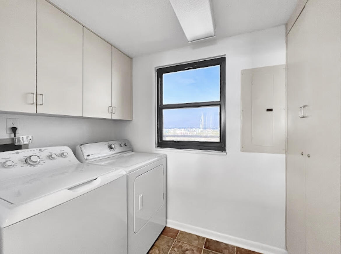 NAVARRE TOWERS CONDO - Residential