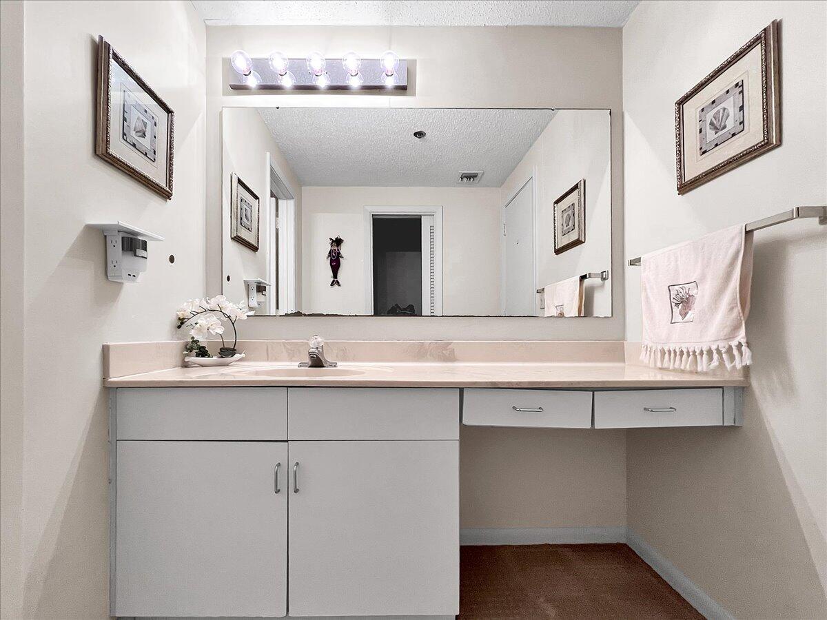 NAVARRE TOWERS CONDO - Residential