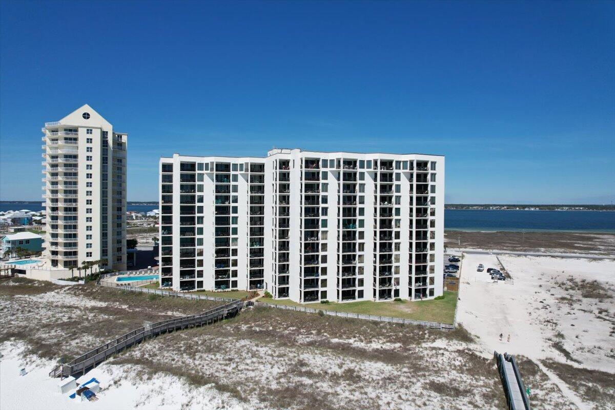 NAVARRE TOWERS CONDO - Residential