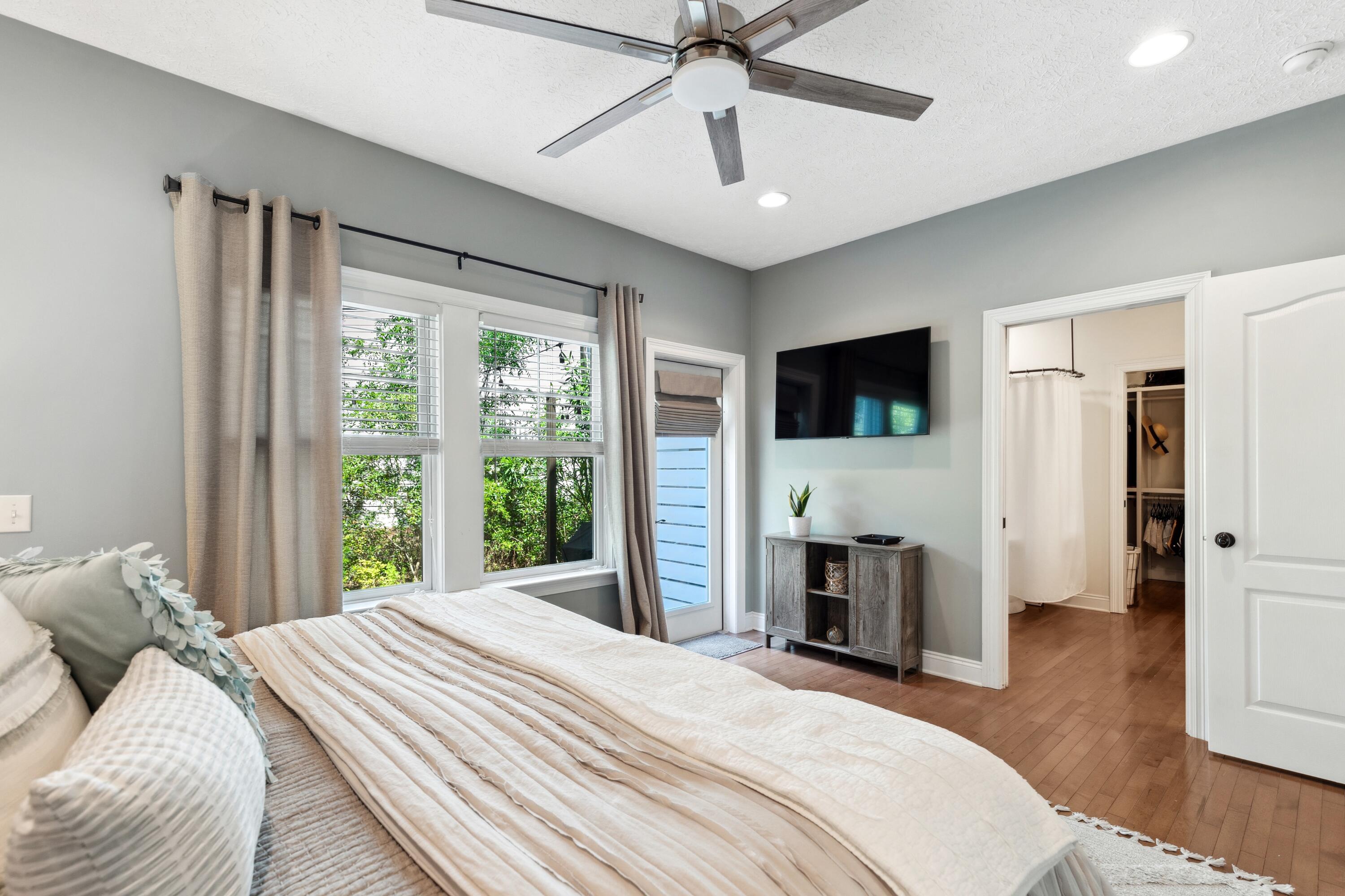 LAKESIDE AT BLUE MOUNTAIN BEACH - Residential