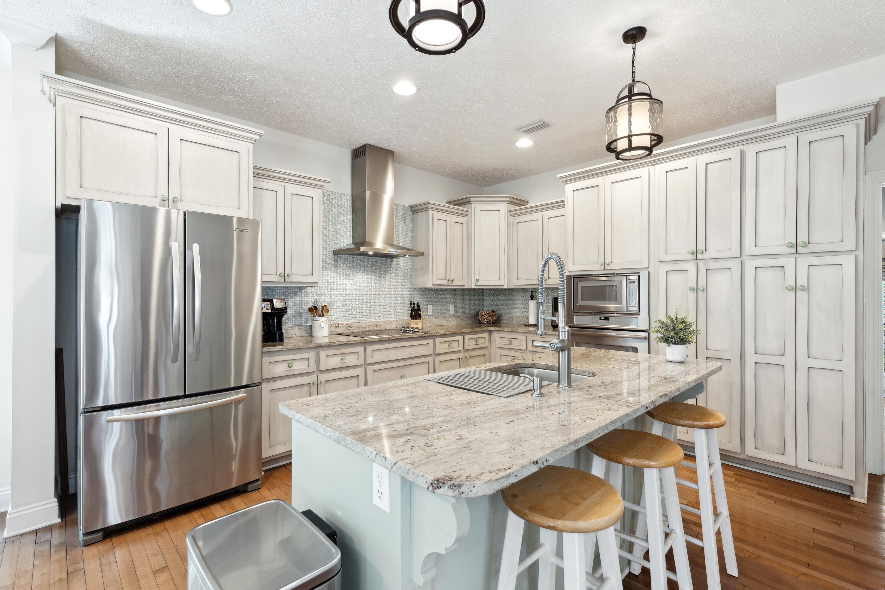 LAKESIDE AT BLUE MOUNTAIN BEACH - Residential