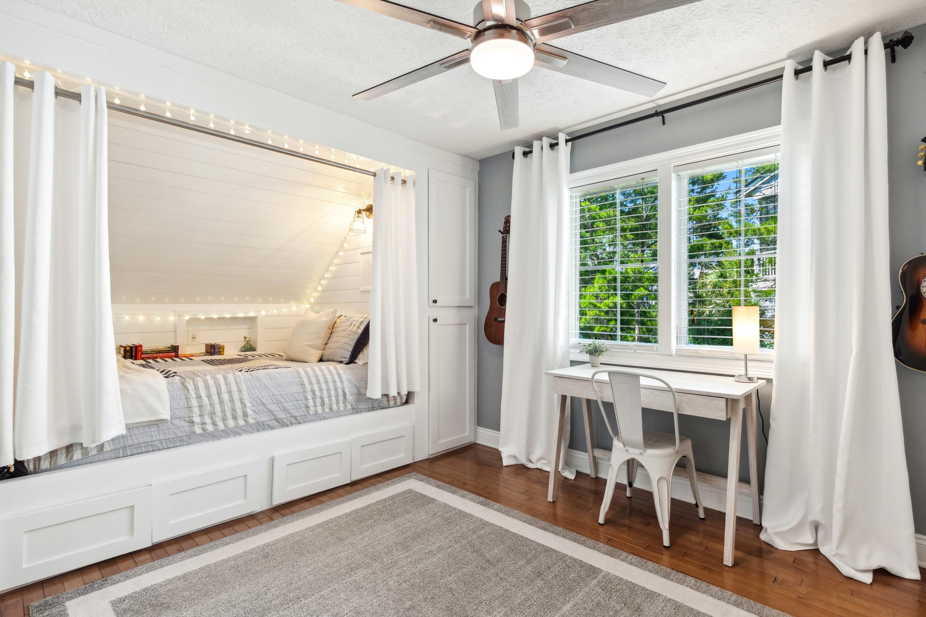 LAKESIDE AT BLUE MOUNTAIN BEACH - Residential