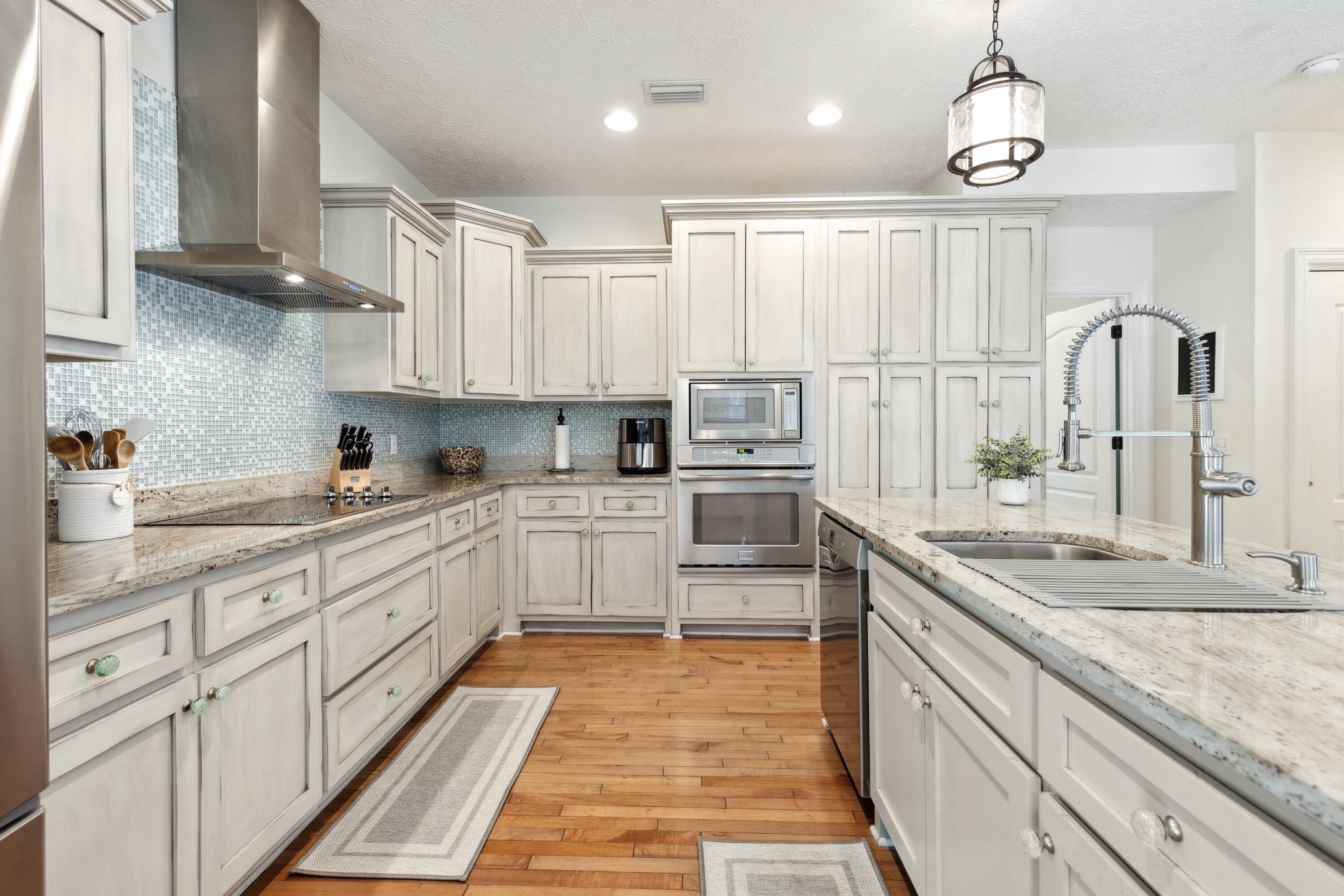 LAKESIDE AT BLUE MOUNTAIN BEACH - Residential