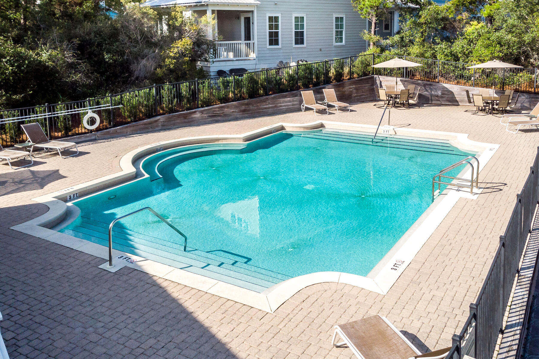 LAKESIDE AT BLUE MOUNTAIN BEACH - Residential