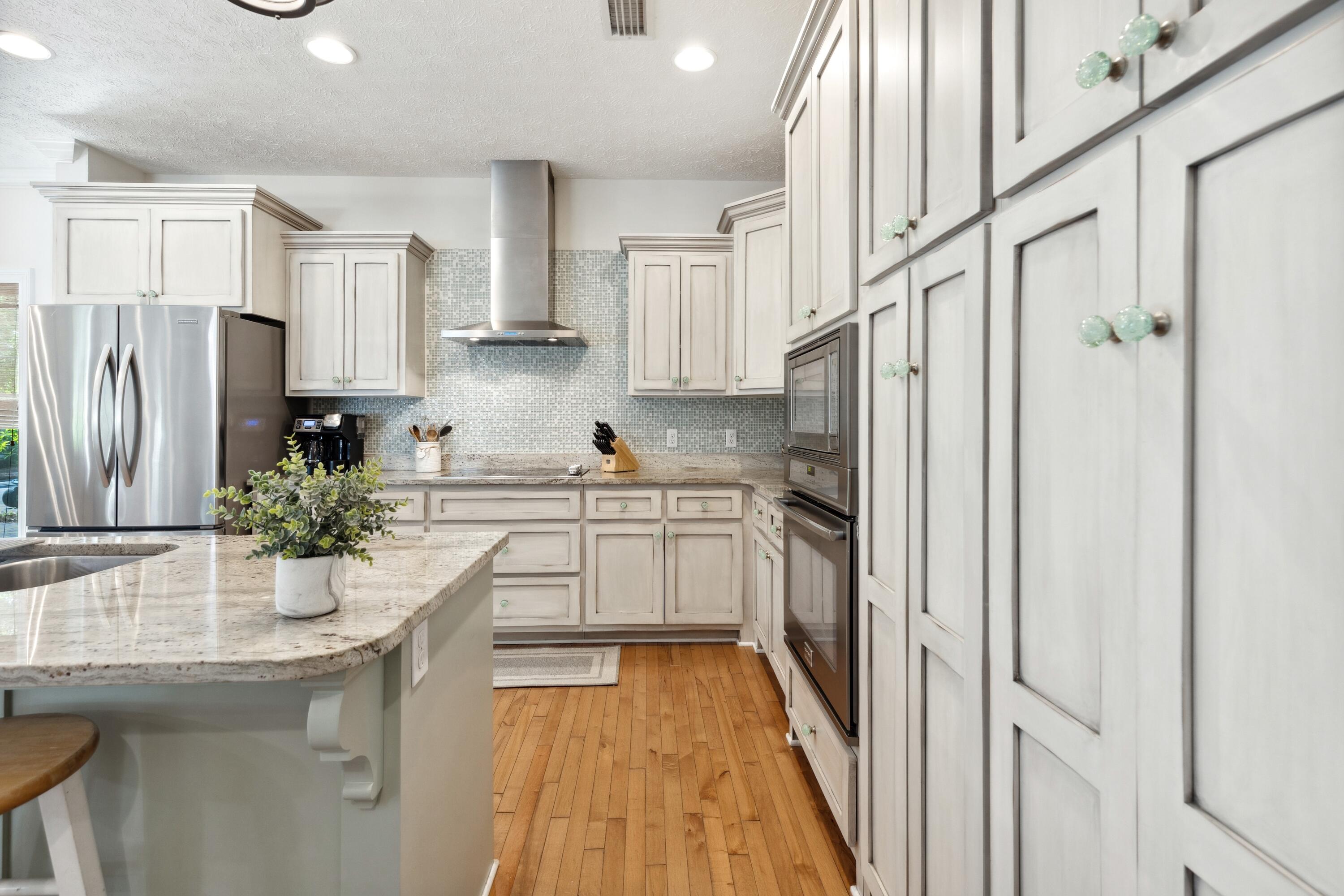 LAKESIDE AT BLUE MOUNTAIN BEACH - Residential