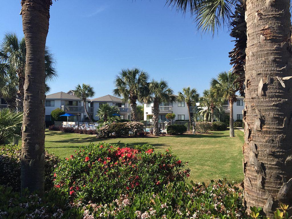 CRYSTAL VILLAGE CONDO PH 1 - Residential