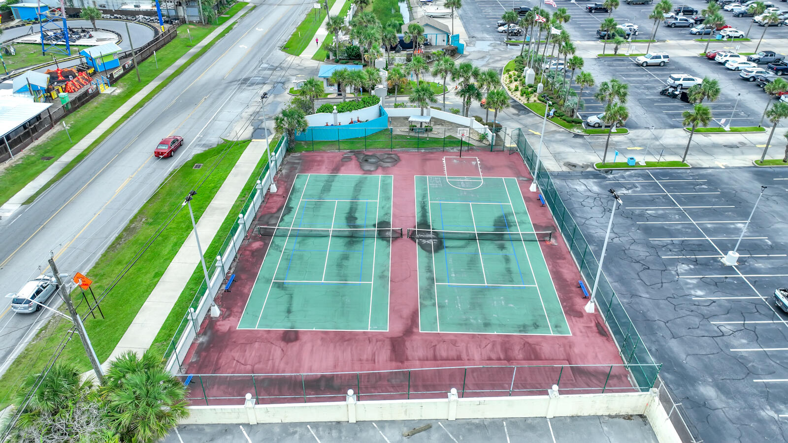 SUMMIT CONDOMINIUM, THE - Residential