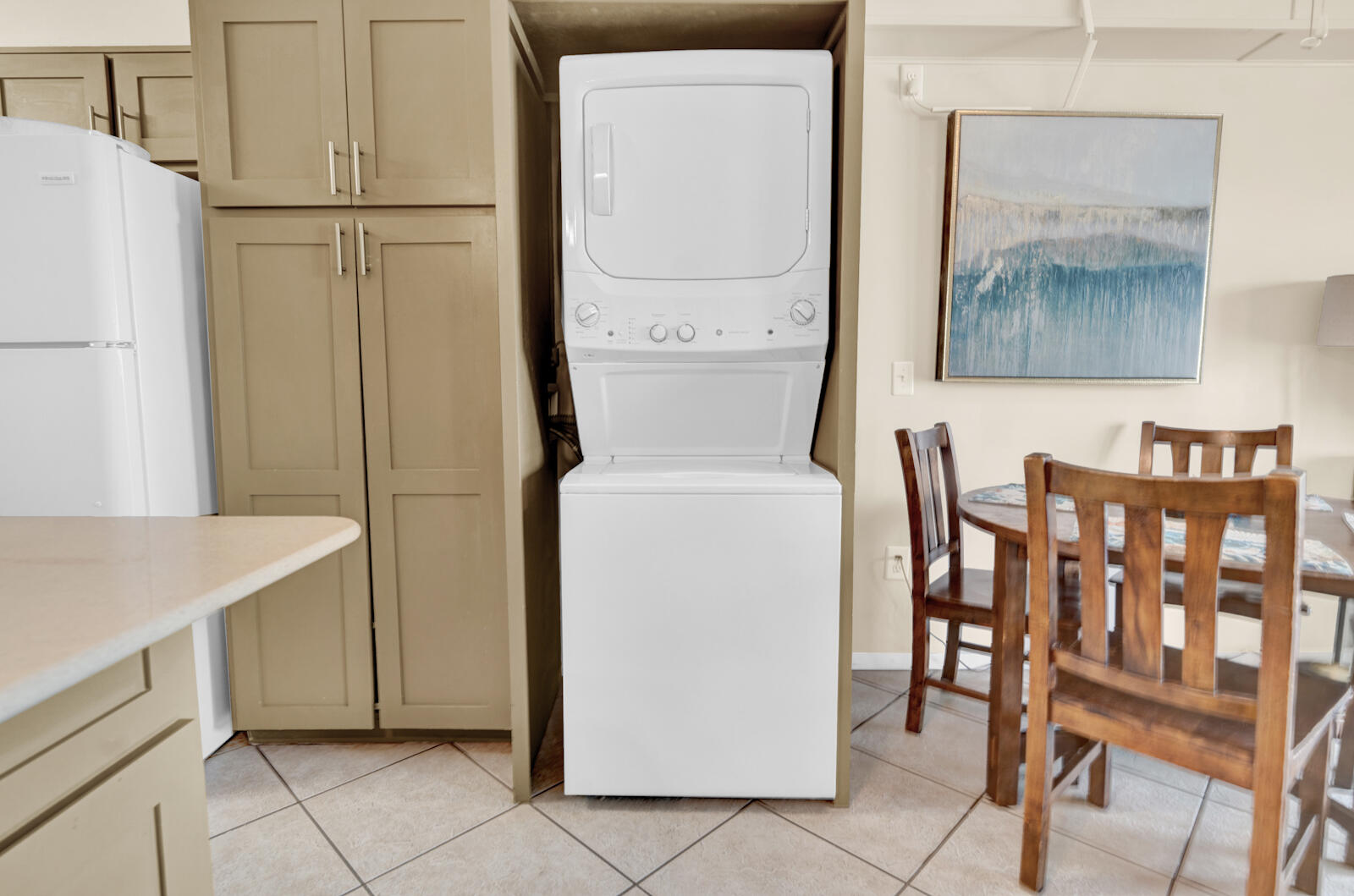 SUMMIT CONDOMINIUM, THE - Residential