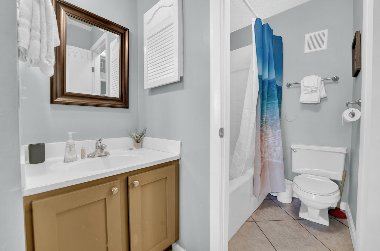 SUMMIT CONDOMINIUM, THE - Residential