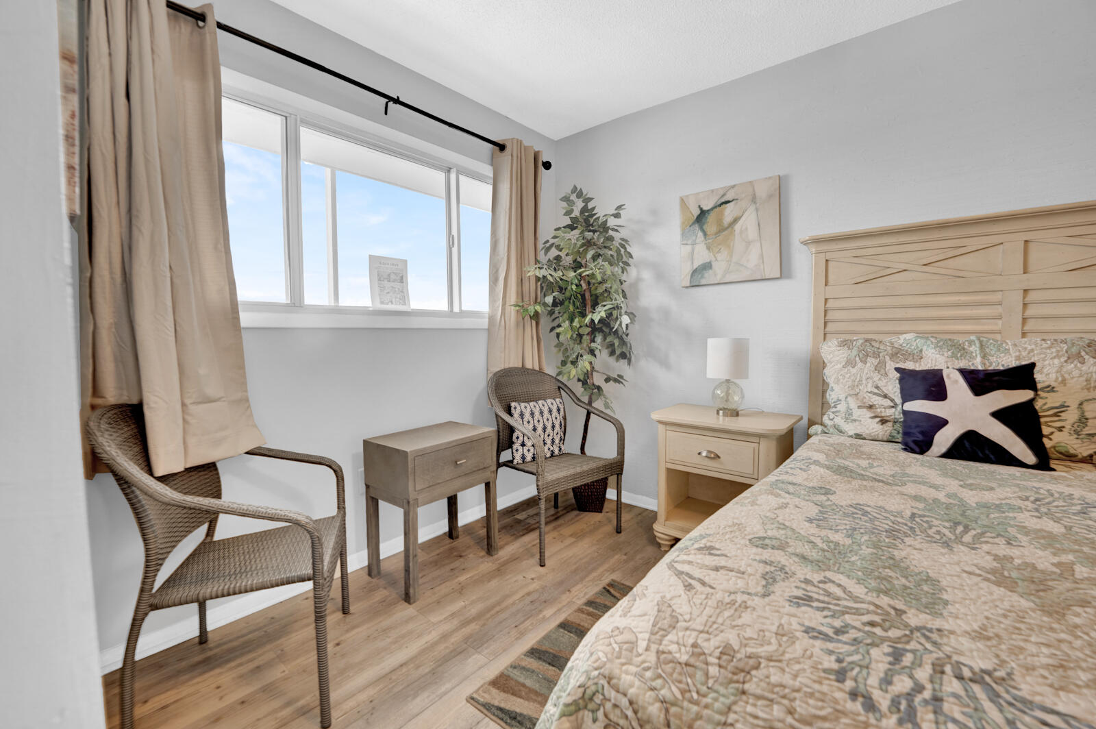 SUMMIT CONDOMINIUM, THE - Residential