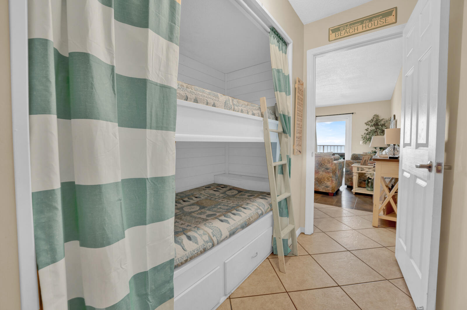 SUMMIT CONDOMINIUM, THE - Residential