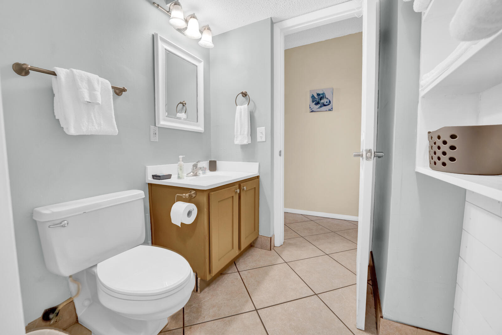 SUMMIT CONDOMINIUM, THE - Residential