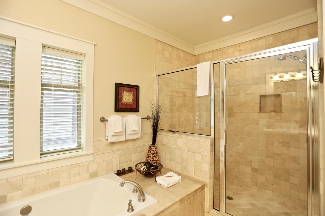 MAGNOLIA BAY - Residential