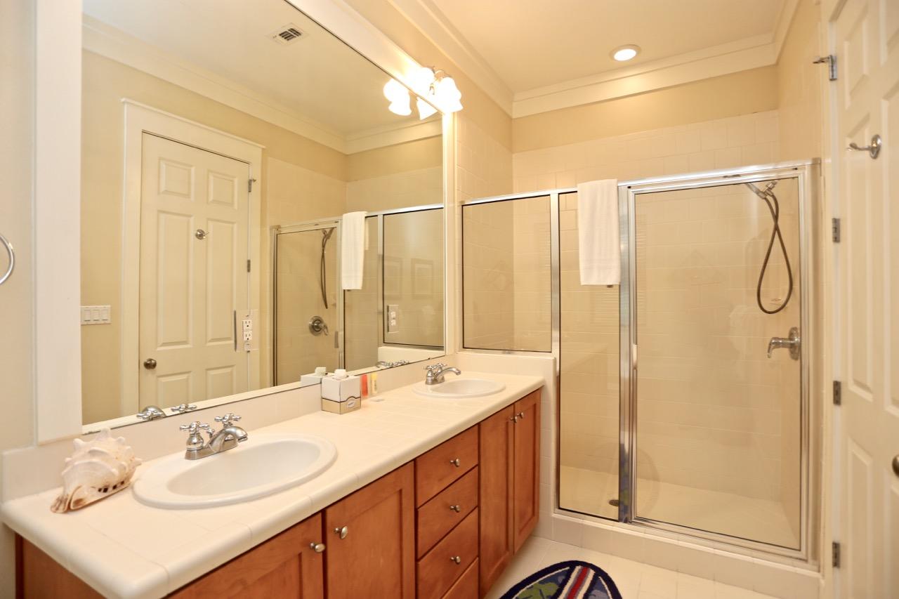 MAGNOLIA BAY - Residential