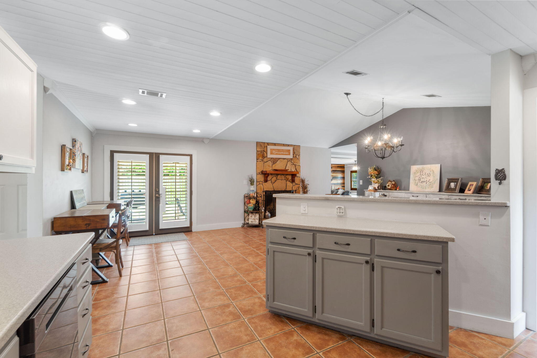 EAST BAY RIVER ESTATES - Residential