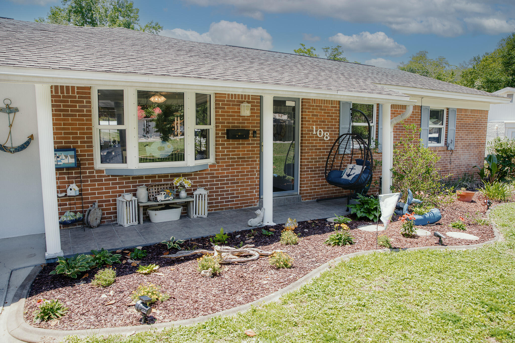 PINE CREST HILLS S/D LOT 5 BLK H - Residential