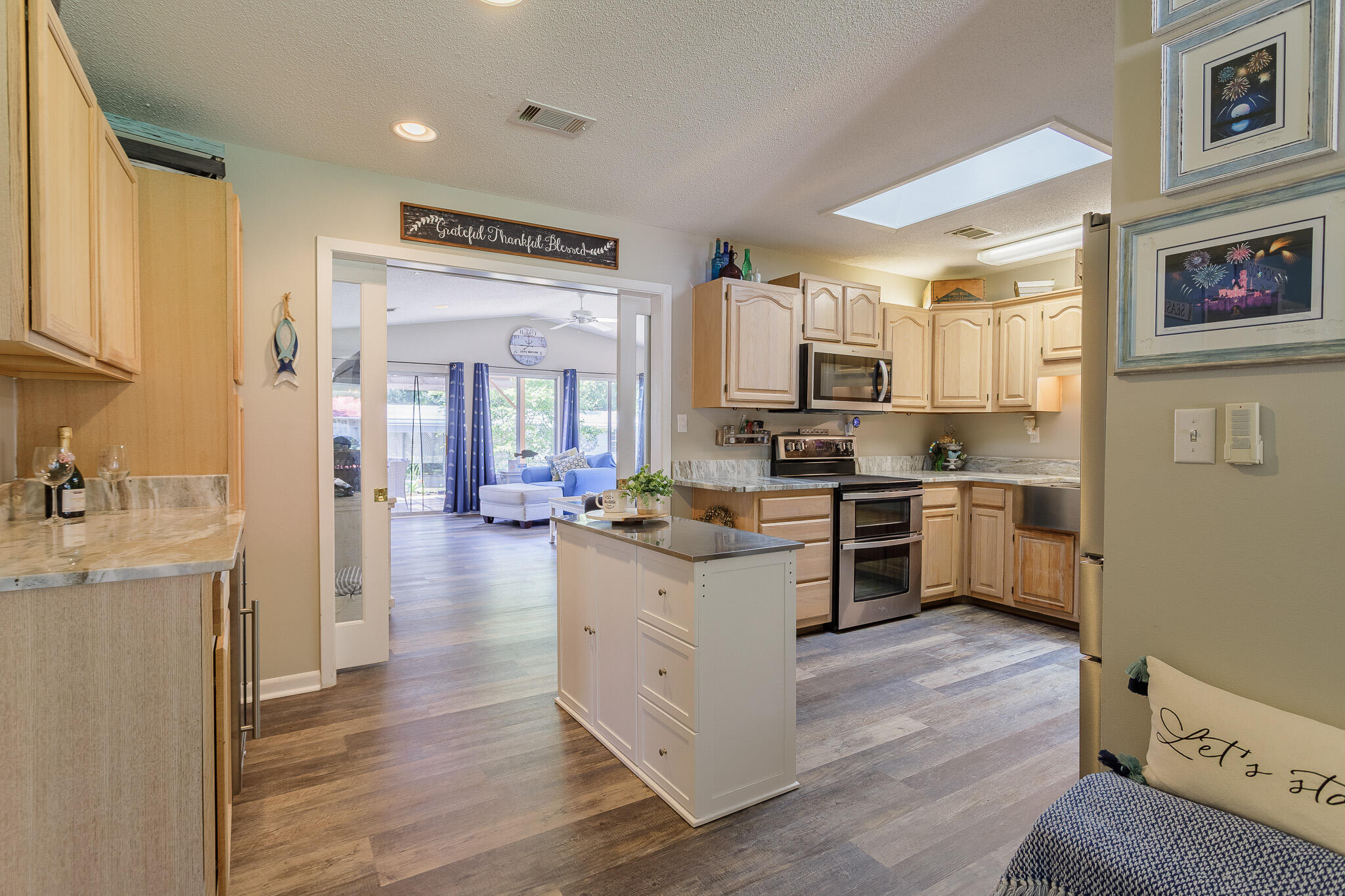 PINE CREST HILLS S/D LOT 5 BLK H - Residential