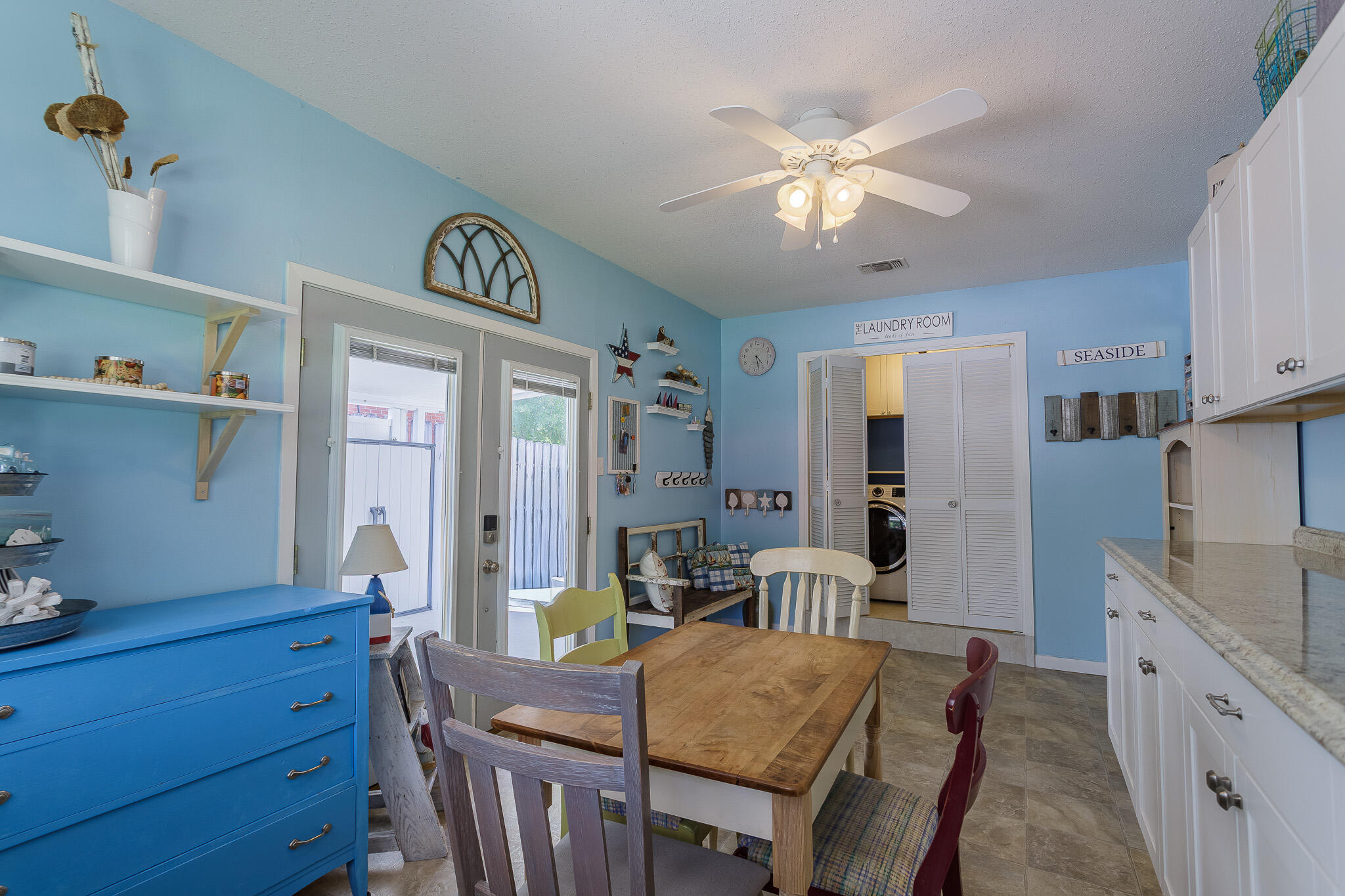 PINE CREST HILLS S/D LOT 5 BLK H - Residential