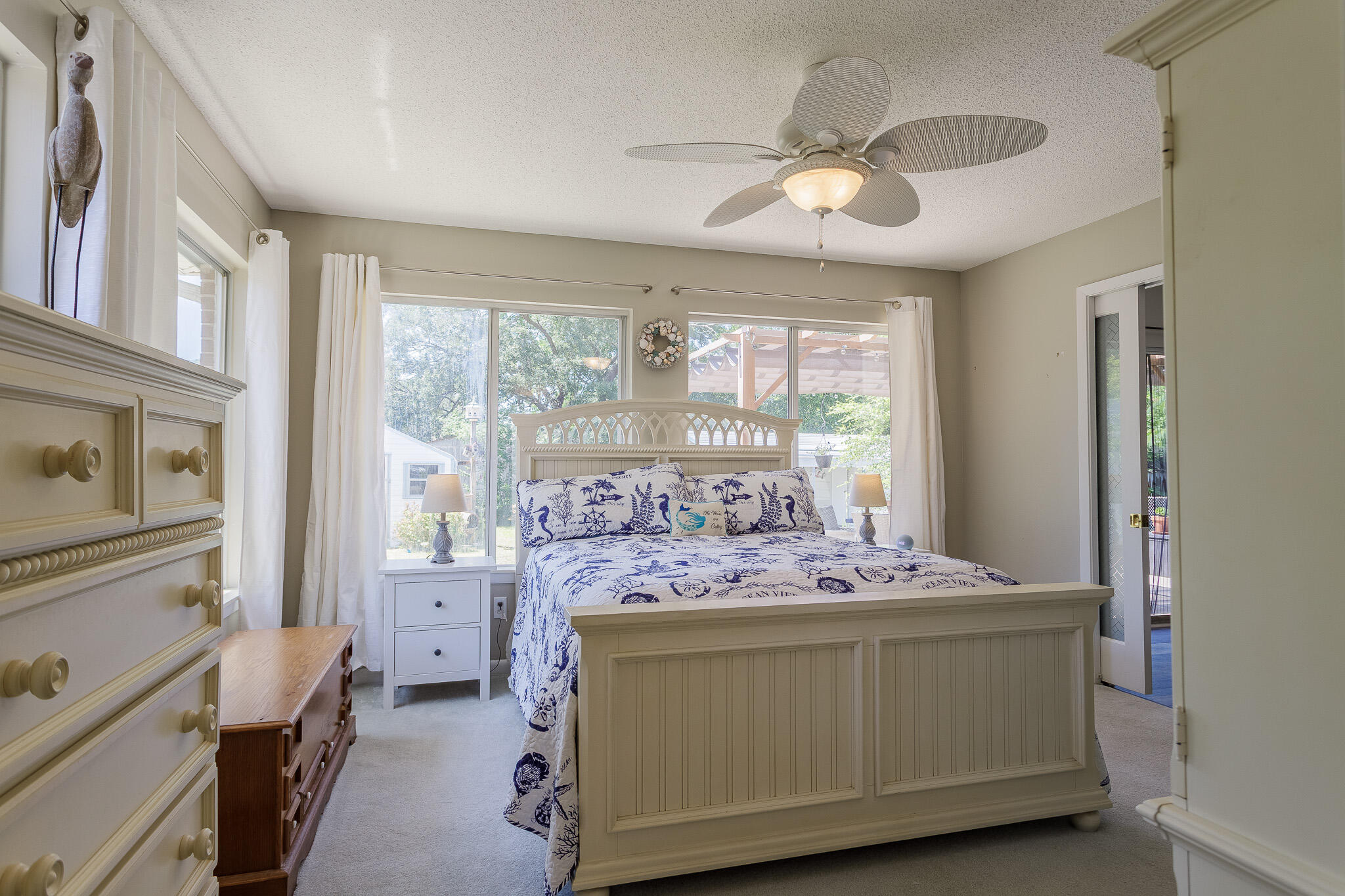 PINE CREST HILLS S/D LOT 5 BLK H - Residential